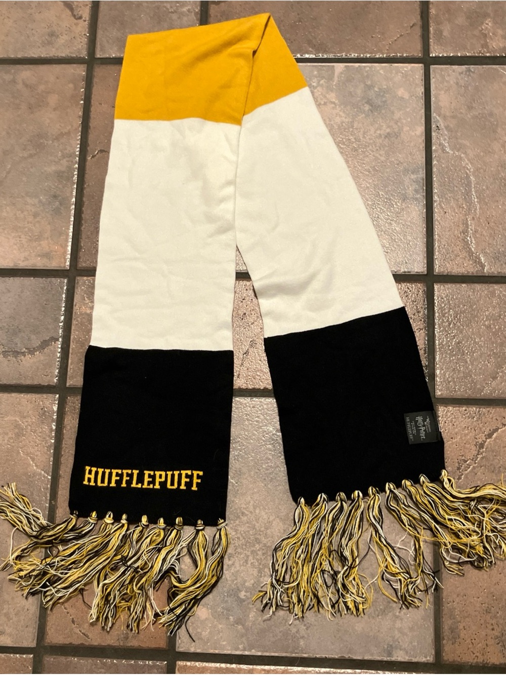 The Wizarding World of Harry Potter Hufflepuff Scarf